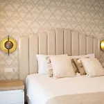 Coastal Bliss Awaits At Blue Horizon 아파트 에스테포나