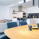 Coastal Bliss Awaits At Blue Horizon * 에스테포나