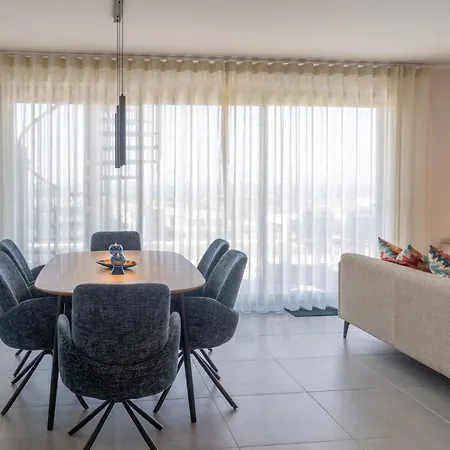 Coastal Bliss Awaits At Blue Horizon Daire Estepona